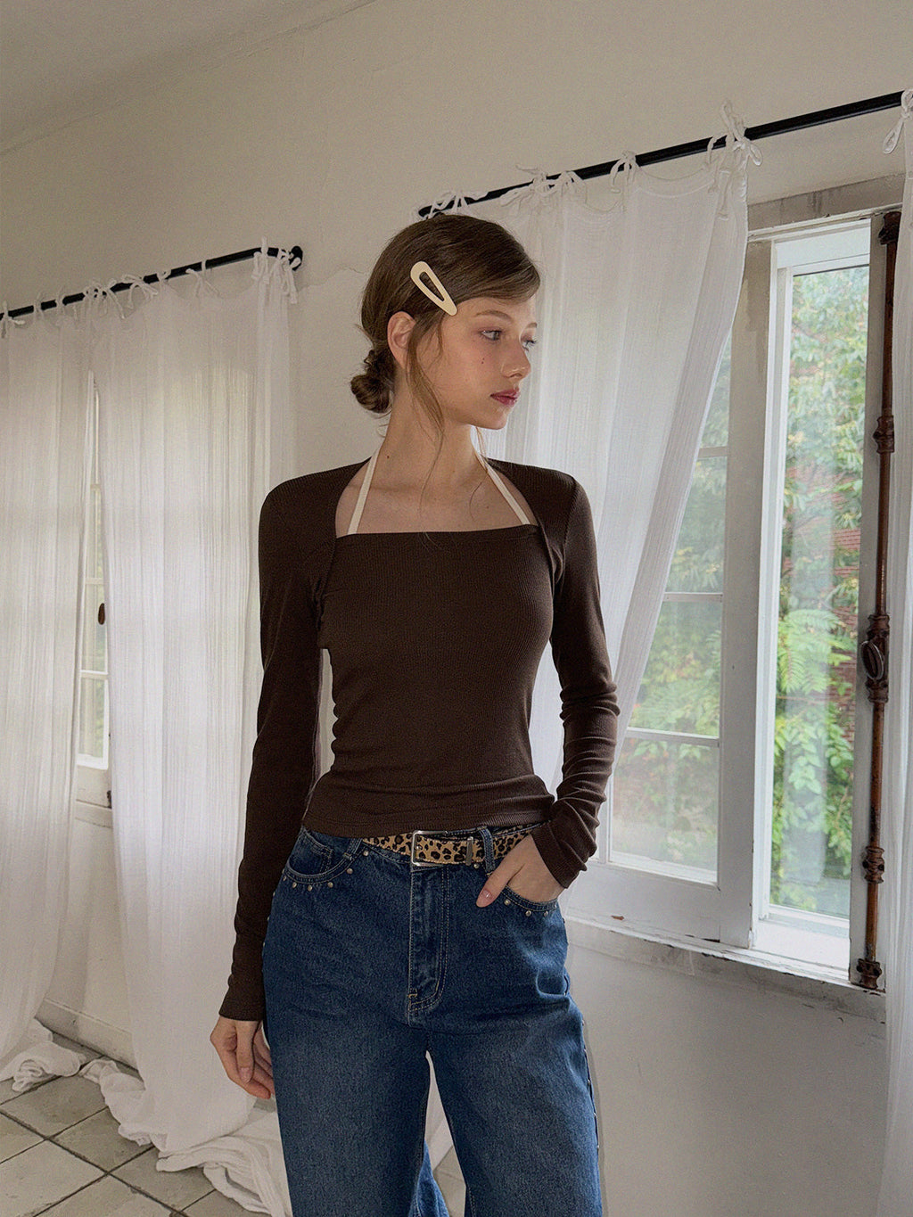 [TWEE] Vented Halter Contrast Strap Long-Sleeve T-Shirt