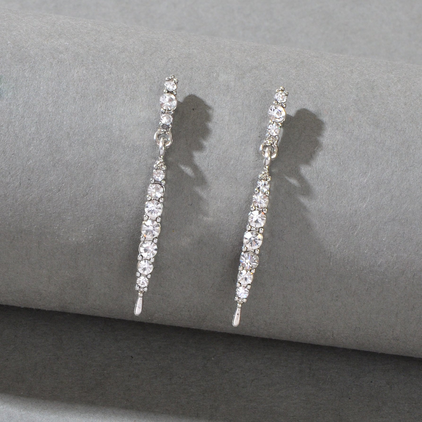Luxurious Wedding Engagement Gift Shining Rhinestone Silver Hanging Earrings
