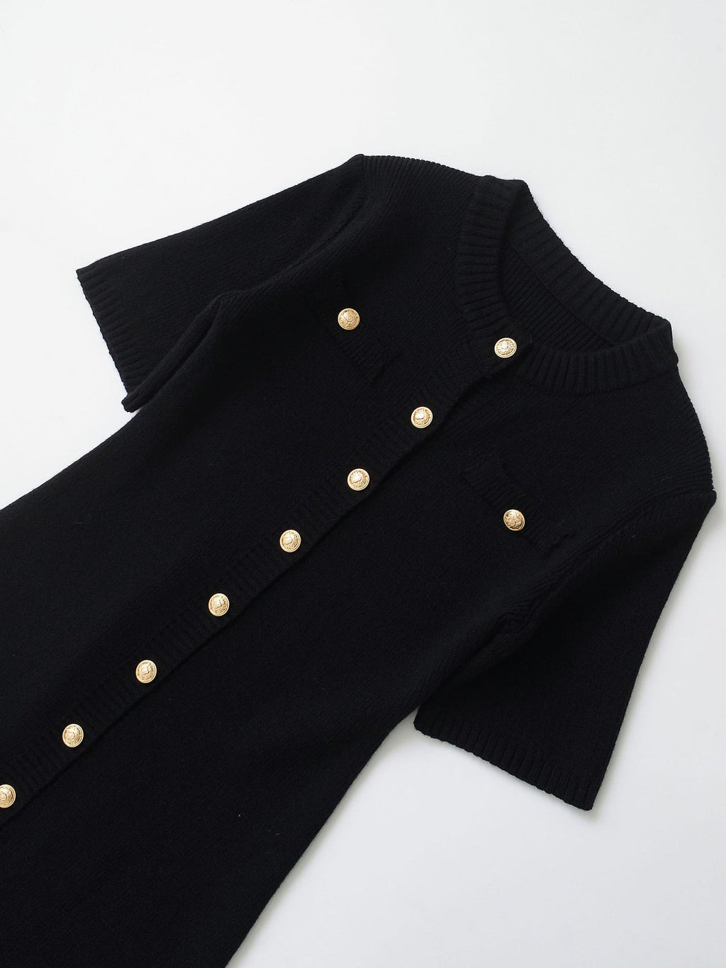 ZARZ's self-made new women's dress with European and American style is a classic, fashionable and versatile button-decorated woolen
