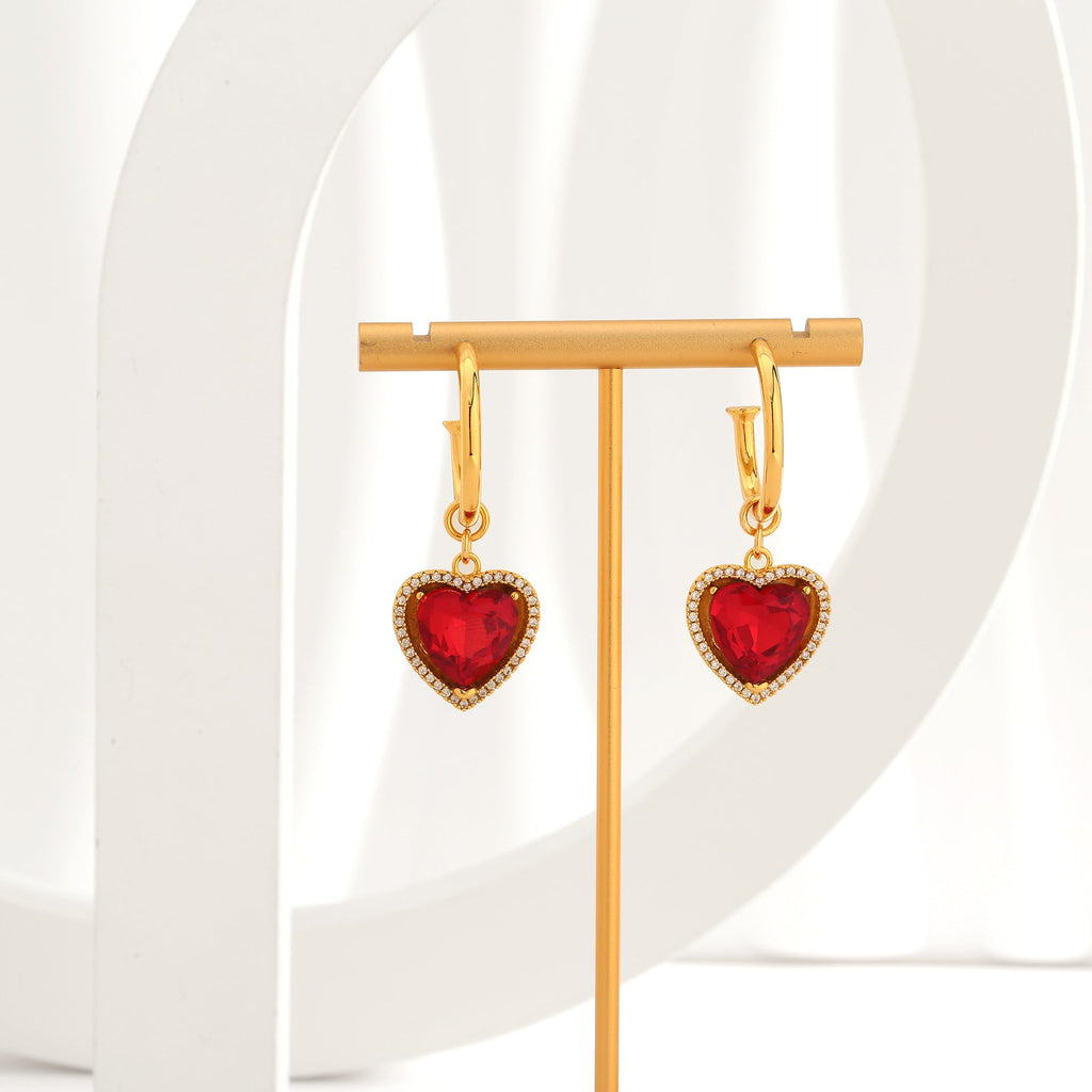 Light luxury retro red heart-shaped earrings, Herben-style noble lady's high-end and elegant ear rings, heart-shaped zircon earrings