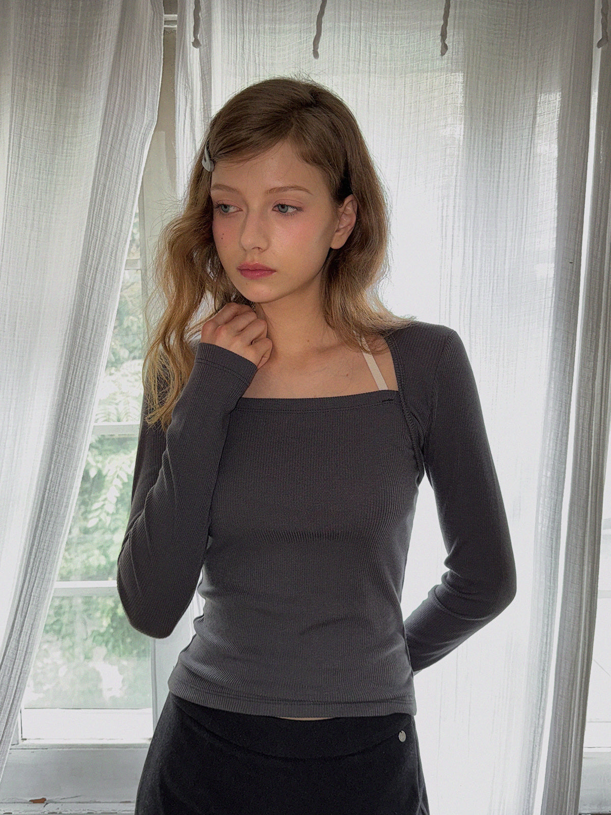 [TWEE] Vented Halter Contrast Strap Long-Sleeve T-Shirt